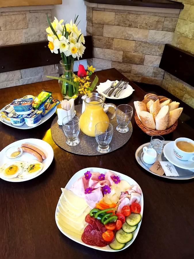 Excalibur Penzion a Restaurace Moravská Třebová Esterno foto