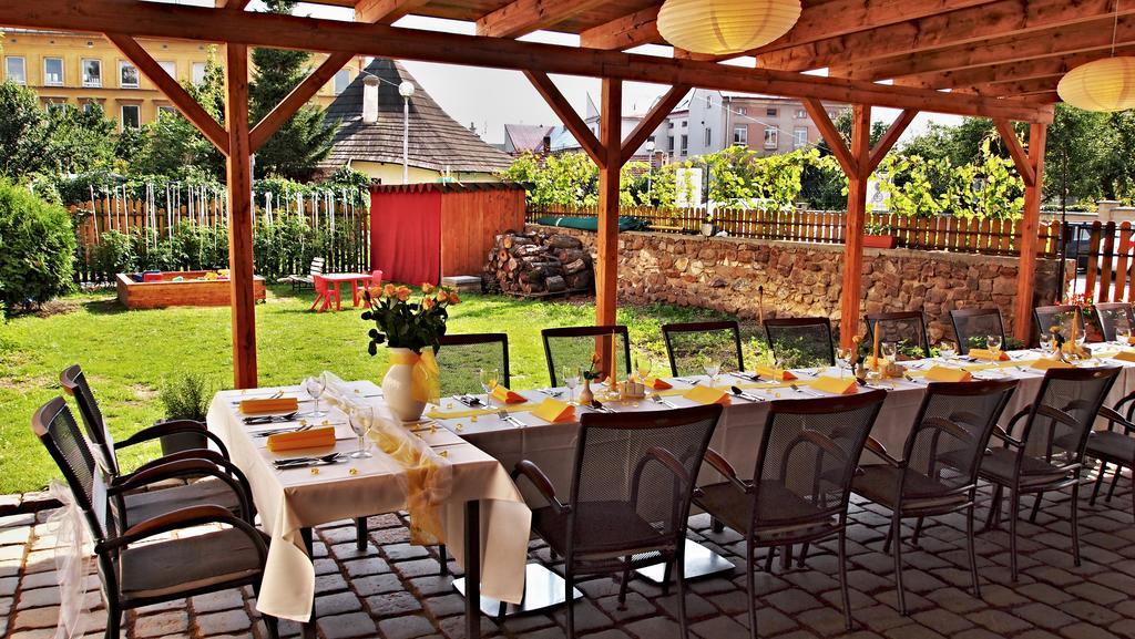 Excalibur Penzion a Restaurace Moravská Třebová Esterno foto