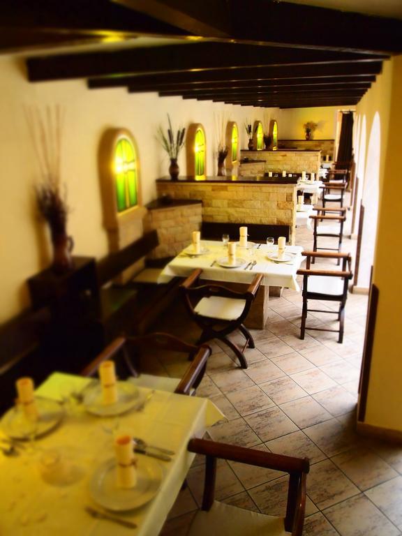Excalibur Penzion a Restaurace Moravská Třebová Esterno foto