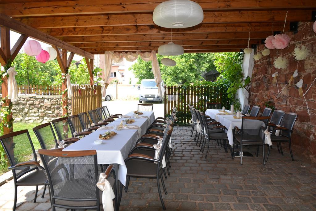 Excalibur Penzion a Restaurace Moravská Třebová Esterno foto