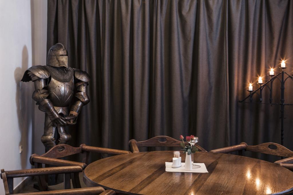 Excalibur Penzion a Restaurace Moravská Třebová Esterno foto