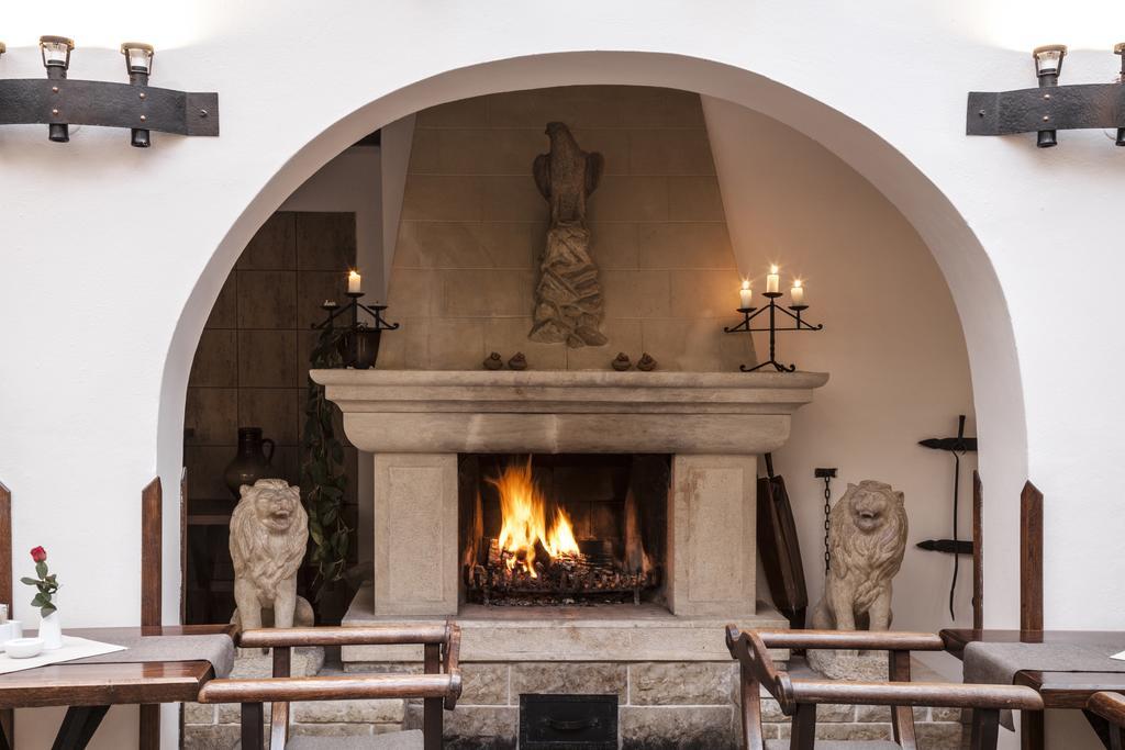 Excalibur Penzion a Restaurace Moravská Třebová Esterno foto