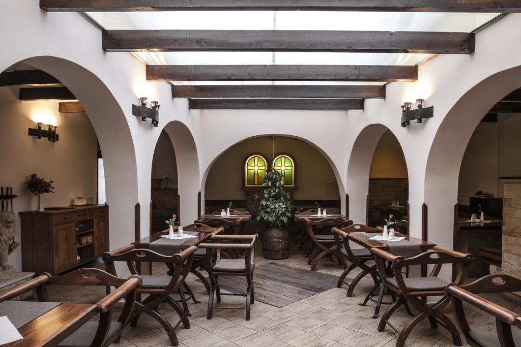 Excalibur Penzion a Restaurace Moravská Třebová Esterno foto